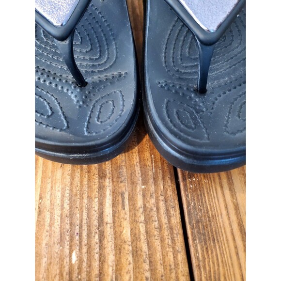Crocs Womens Sandals Flipflops Silver Size 8 - Picture 6 of 7
